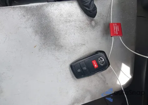 2025 Toyota Corolla Cross Le z USA, uszkodzony, nr VIN 7MUBAAAGXSV122331